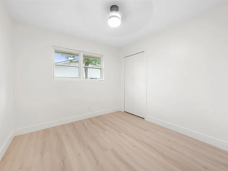 1403 Creekview Dr — Photo 17