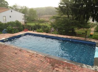 10 Castle View Ct, Westhampton, NY 11977