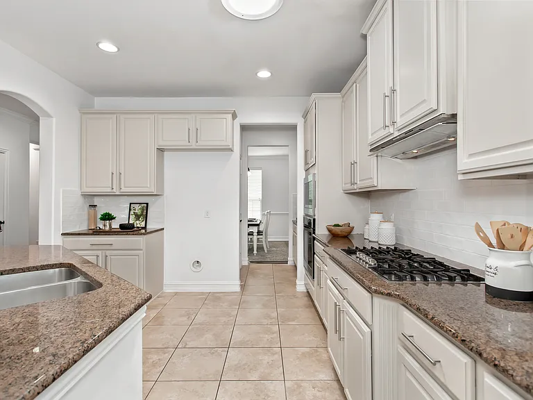 1034 Blanco Dr — Photo 13