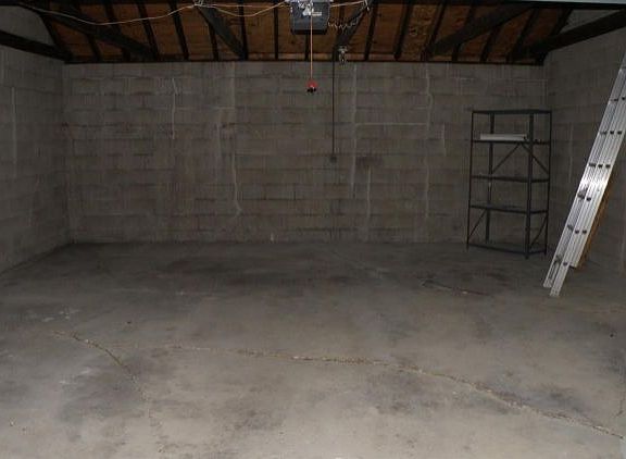 3rd image of 8737 Idlewild Ave