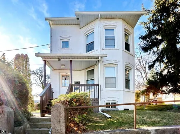 68 Mohawk Ave, Hawthorne, NJ