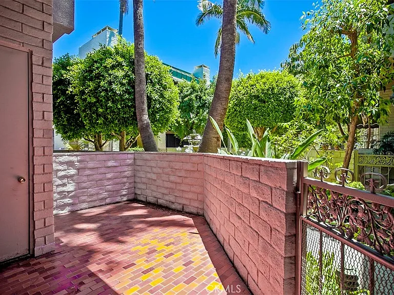 5345 White Oak Ave #G — Photo 14