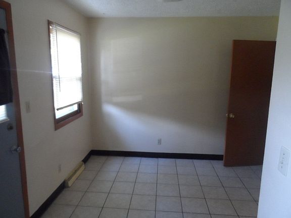 5th image of 318 Sheridan Dr APT 3