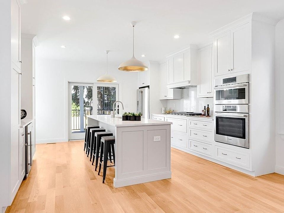 1st image of 12 Putnam St #1