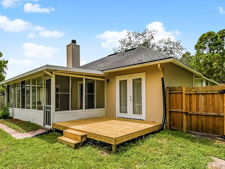 1509 Maple Leaf Ln — Photo 16