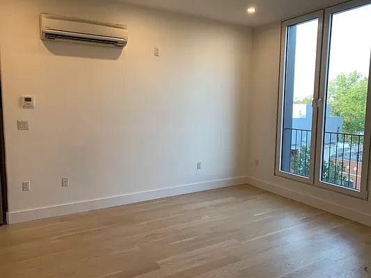 5th image of 420 Tompkins Ave #502