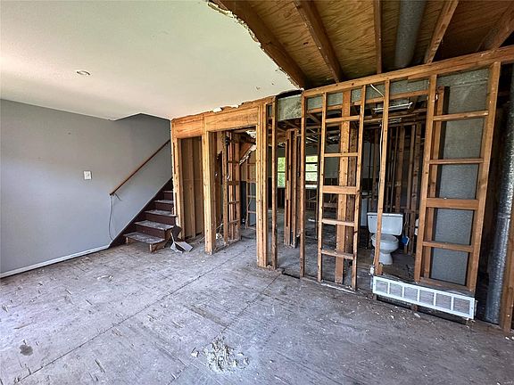 3rd image of 4137 E Lee Ave