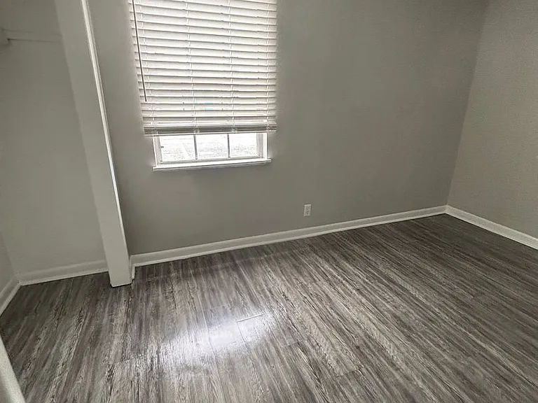 Blakely Place Apartments — Photo 36