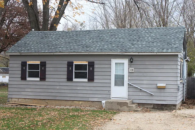 528 W 7th St photo 1