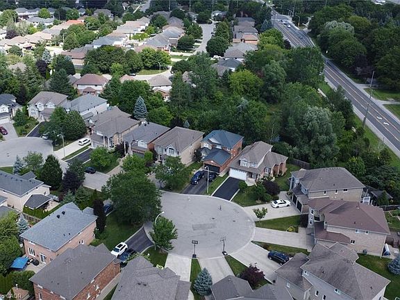 4th image of 71 Naomi Ct