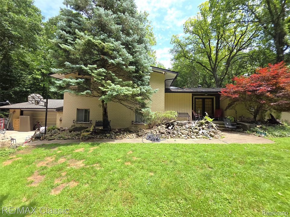 1st image of 25650 McAllister Ave