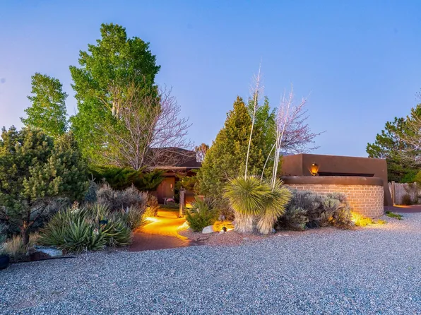 267 Hondo Seco Road, Arroyo Seco, NM 87514