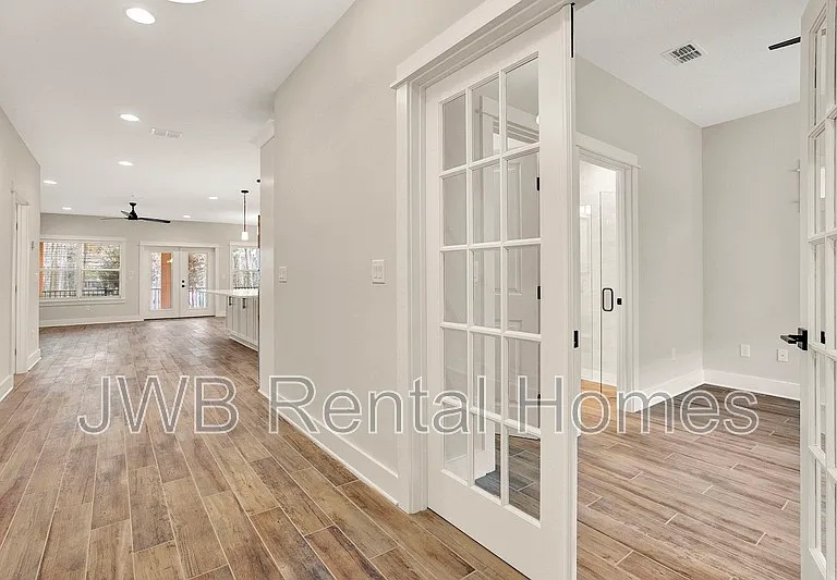 8859 Amalfi Ct — Photo 11