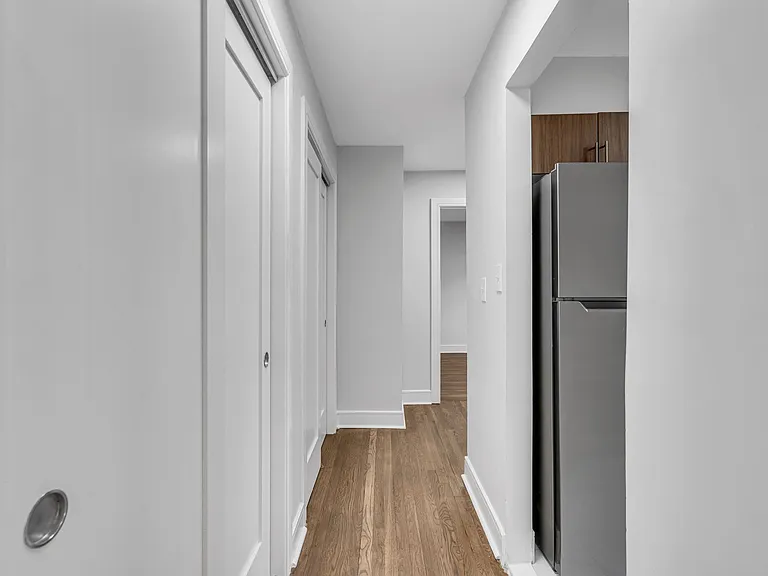 Palisades Manor Apartments — Photo 11