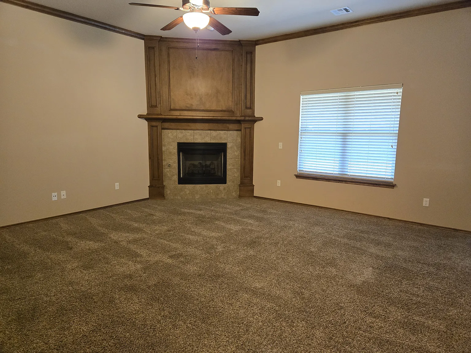 4 bed, 1647 sqft, $1,700 — Photo 2