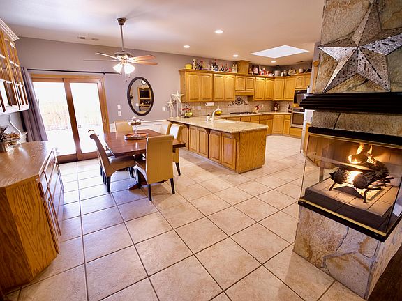 5th image of 501 E Sherwood Ct
