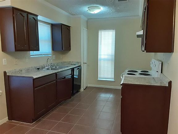 4th image of 1122 River Rock Dr