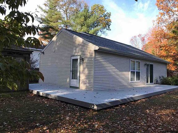 4th image of 298 Meadowlark Dr