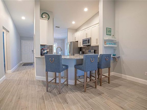 5th image of 859 Tanbark Dr APT 203
