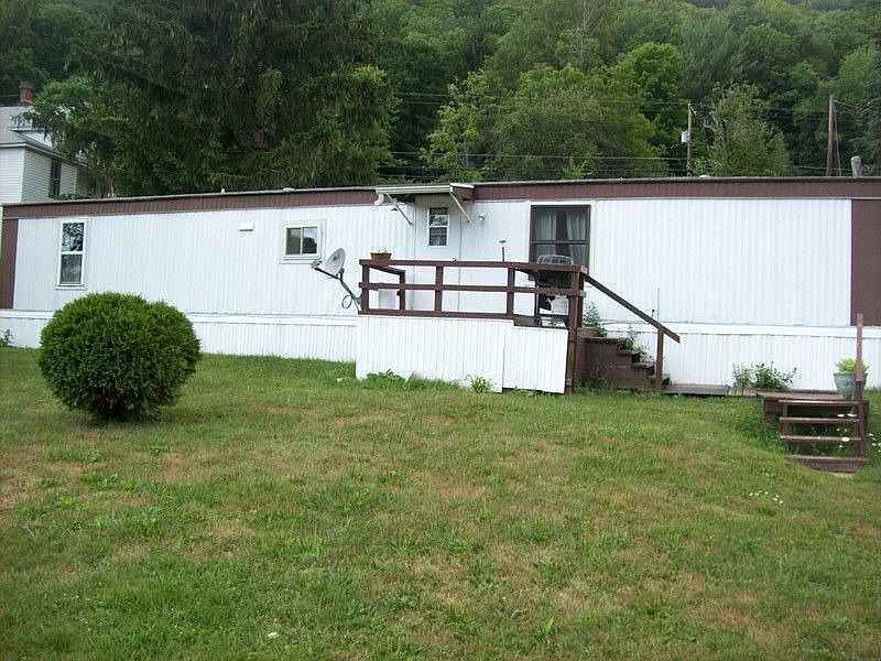 1st image of 715 Dwight St