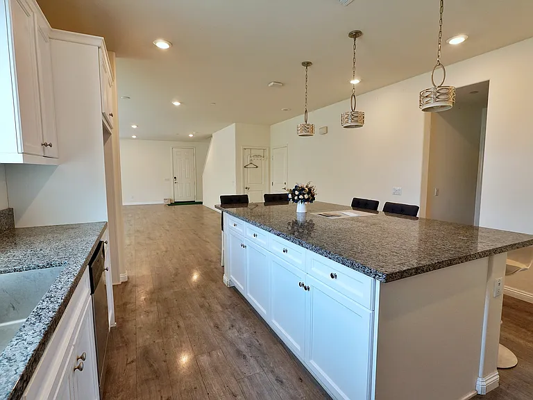 3176 E Olympic Dr — Photo 6