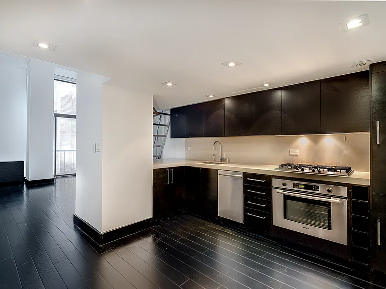 254 Park Ave S #4P — Photo 6