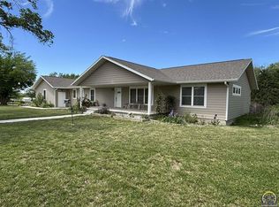 711 6th St, Cottonwood Falls, KS 66845