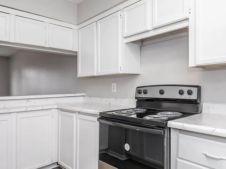 5107 N Hammond Ave — Photo 3