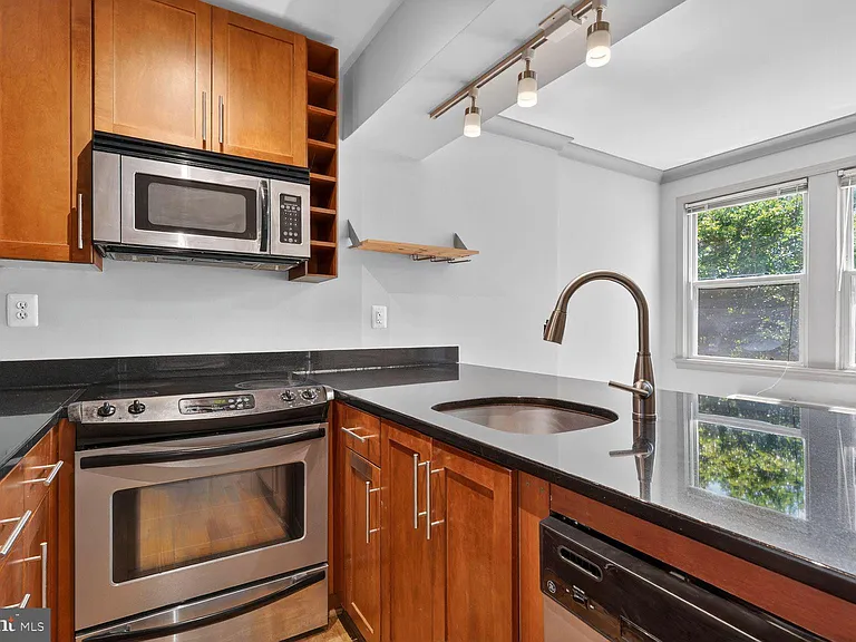 1361 K St SE #303 — Photo 6
