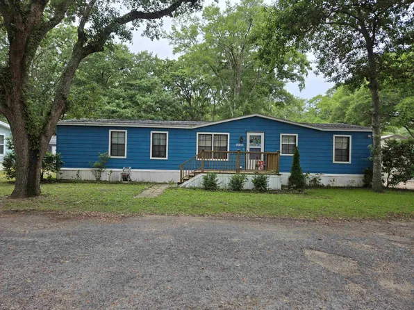 494 Clubhouse Rd., Garden City Beach, SC 29576