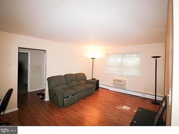 3rd image of 335 E Lancaster Ave Unit A14