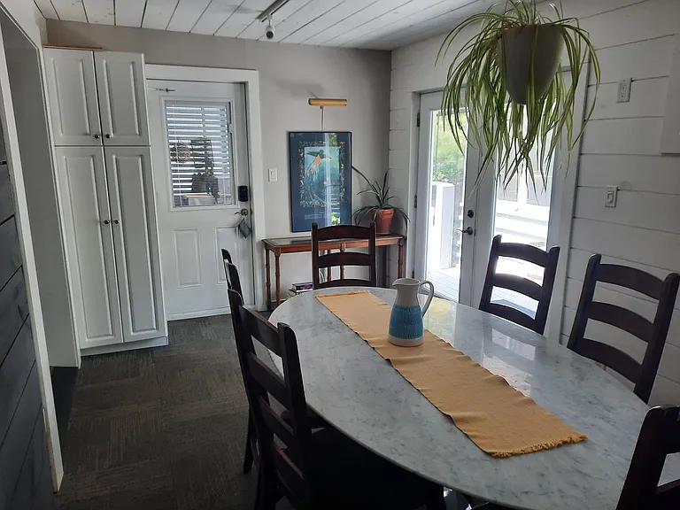 62 Eugenia St — Photo 11