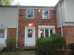 2054 Essex Ct, Streamwood, IL 60107