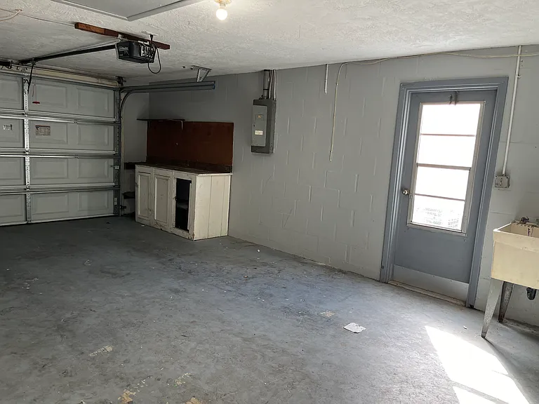 3511 Odom Dr — Photo 16