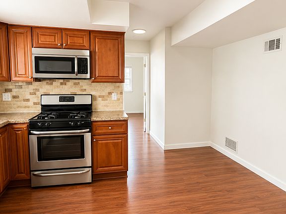 2nd image of 231 Cambridge Ave #1R