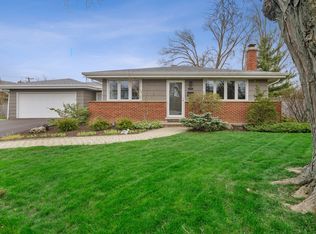 3006 Peachgate Ln, Glenview, IL