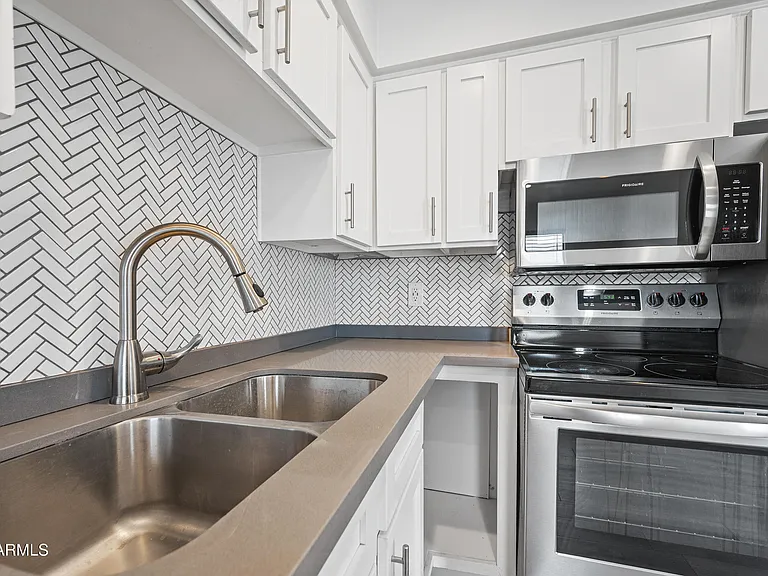3131 E Fairmount Ave #3135 — Photo 9