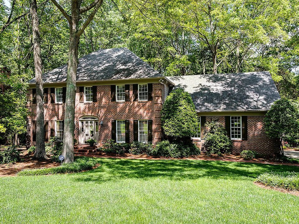 1st image of 2511 Winding Oak Dr