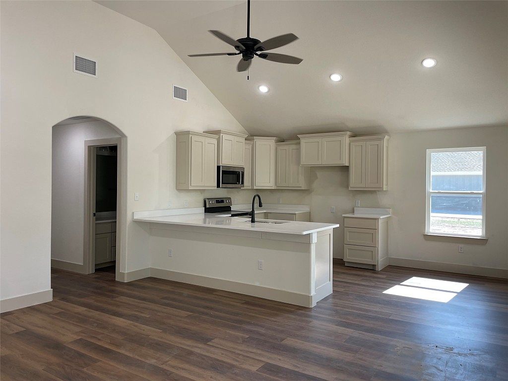 1109 Remington St, Graham, TX 76450 Zillow