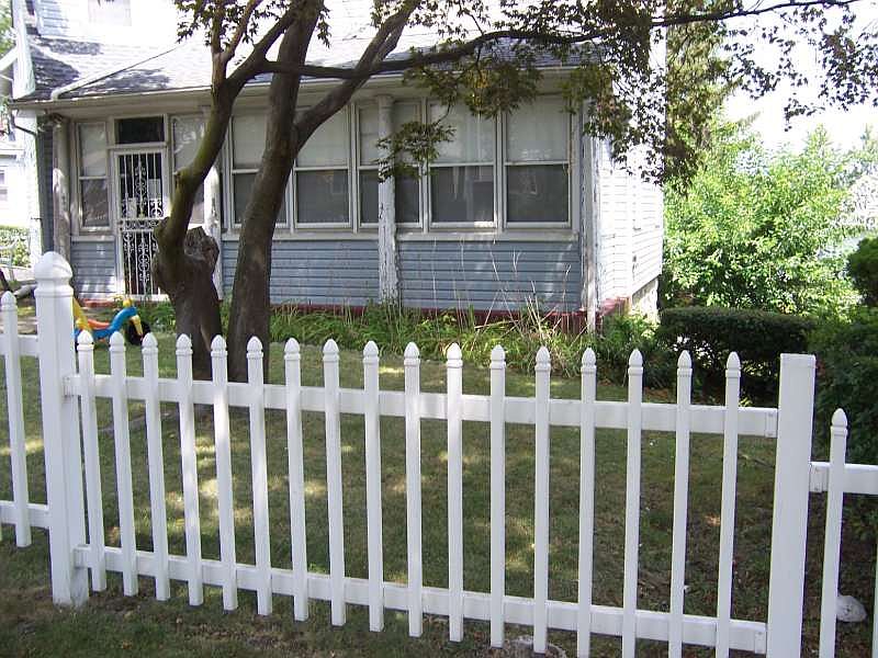 2nd image of 725 S 5th Ave
