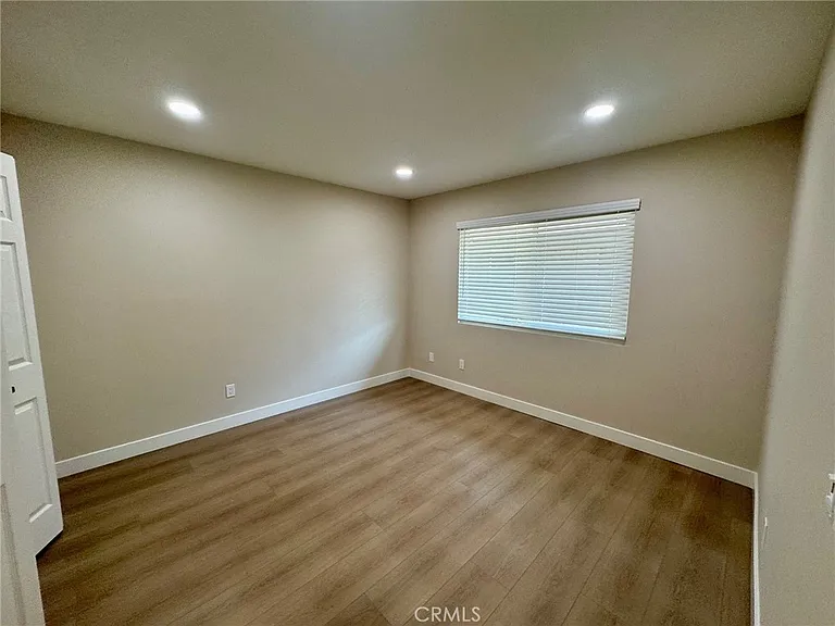 357 N Vermont Ave — Photo 5
