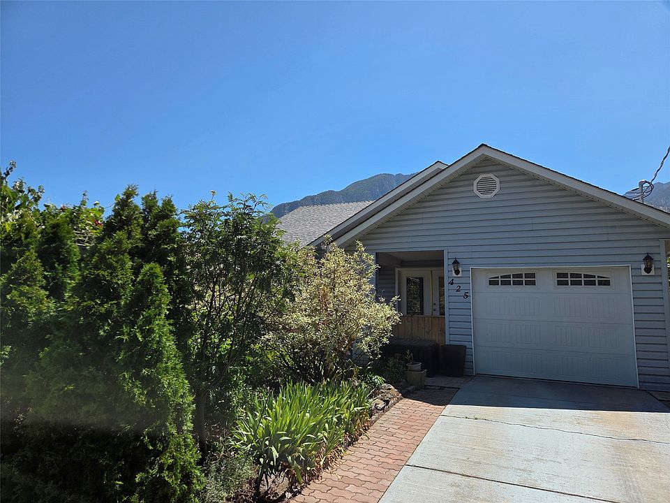 1st image of 425 3rd Ave