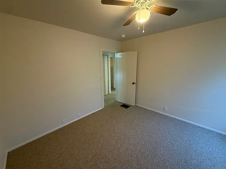 1104 Bridge St #A — Photo 12