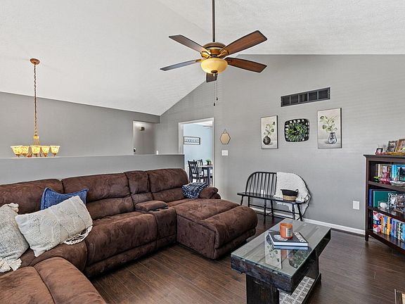 4th image of 120 Orange Blossom Dr