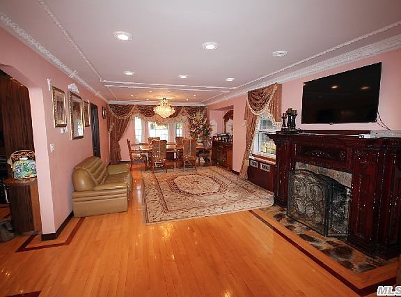 3rd image of 8033 223rd St