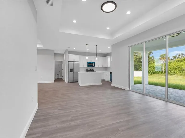 13314 Holtville Ave — Photo 11