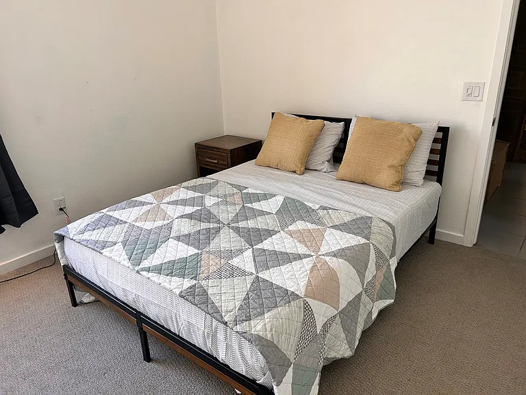 Bedroom 3 with Queen Size Bed
