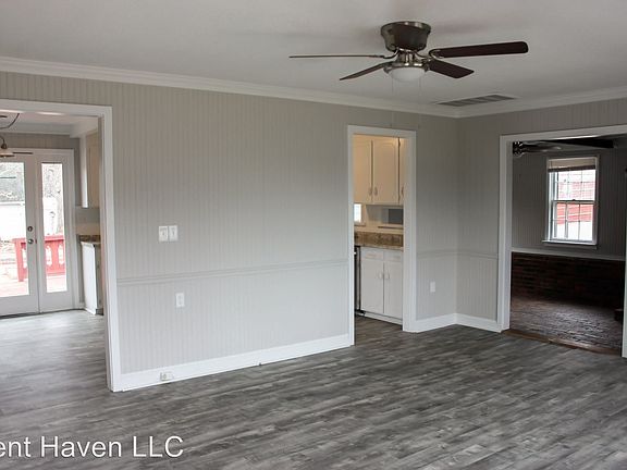 5th image of 301 Marseille Dr