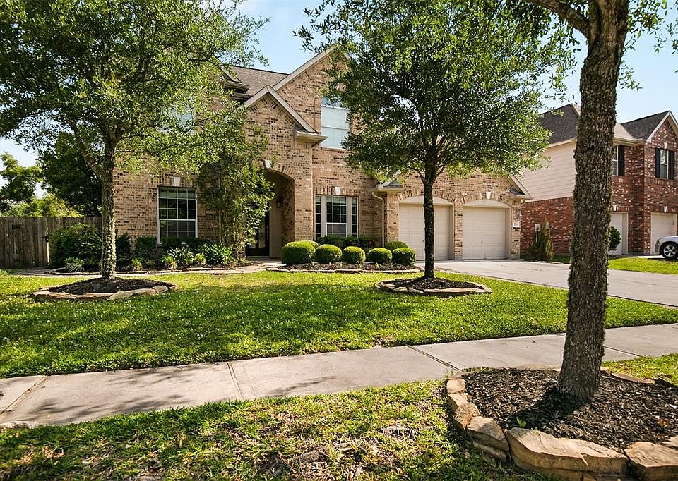 1st image of 2907 Silverwood Park Ln