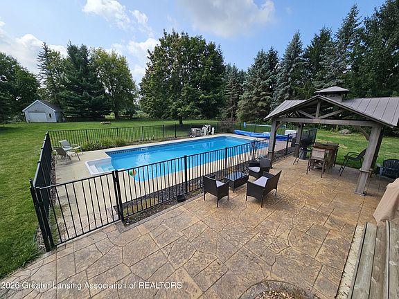 4th image of 2276 White Pine Dr